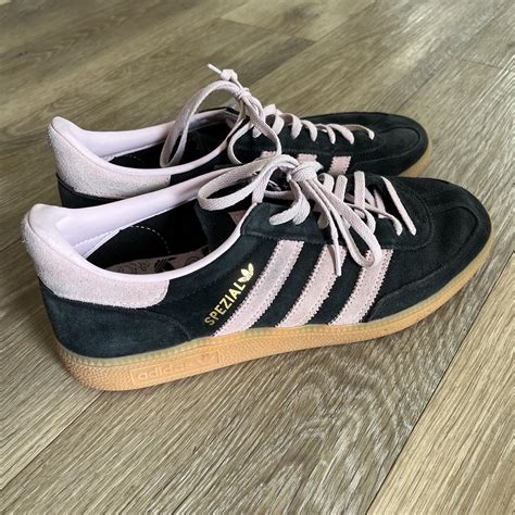 navy and pink soezials